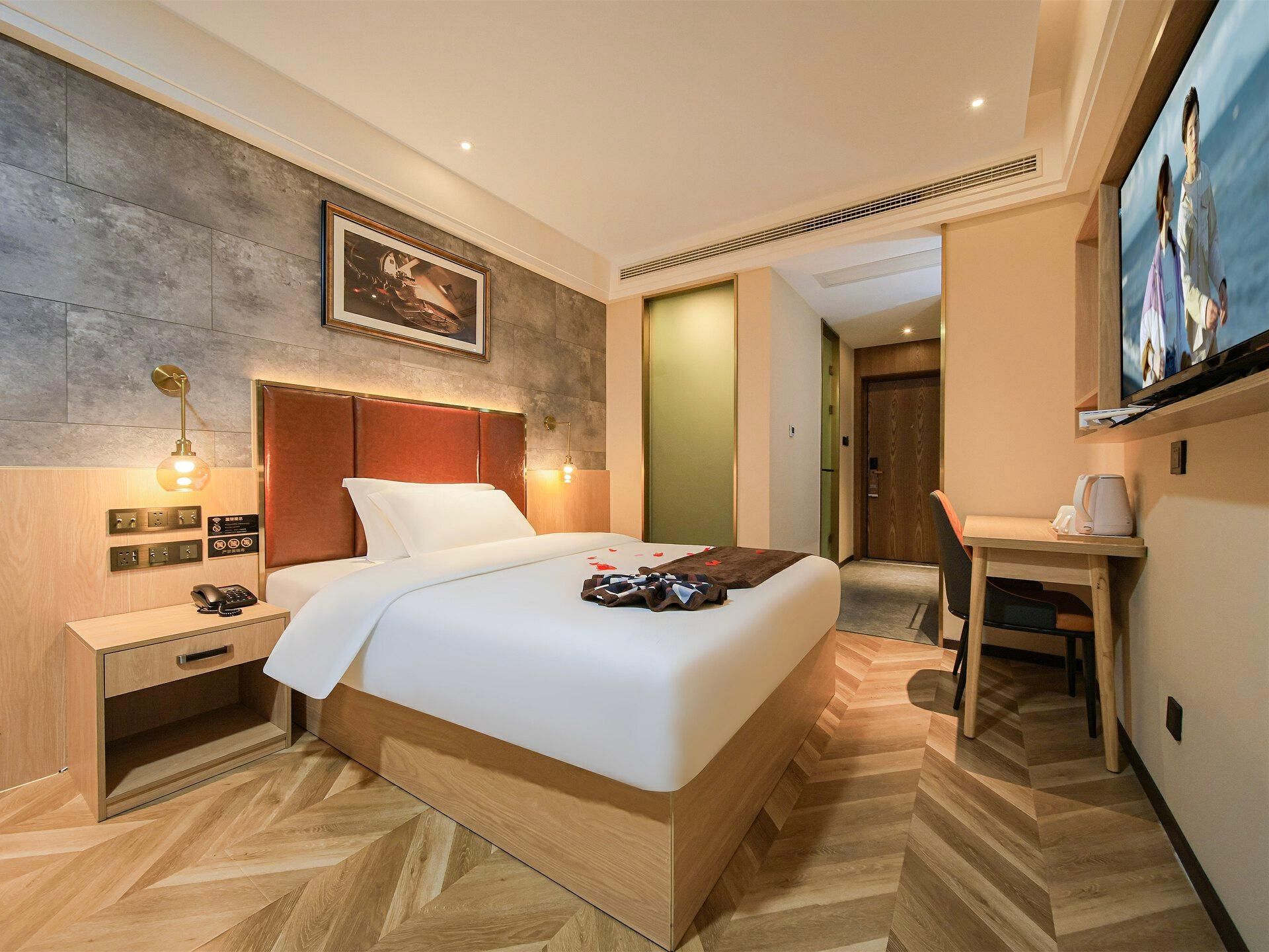 James Joyce - Chunxiang Bed Room