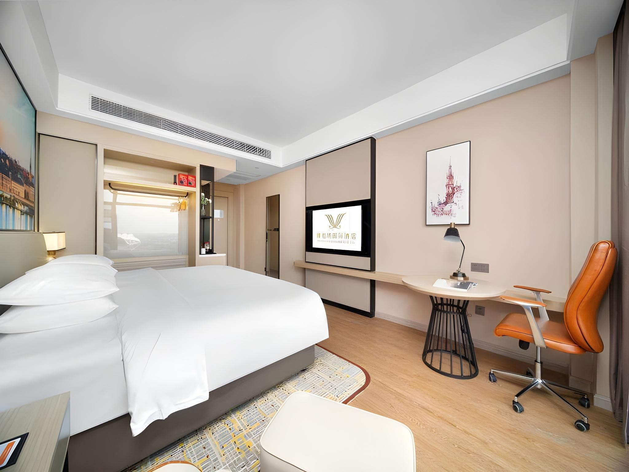 Deluxe Queen Room
