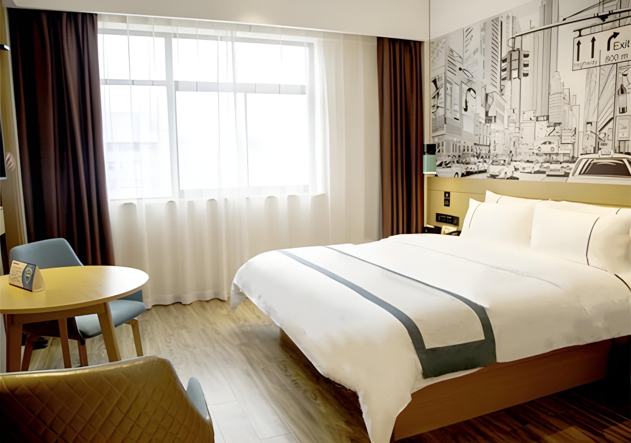 Business Queen Room