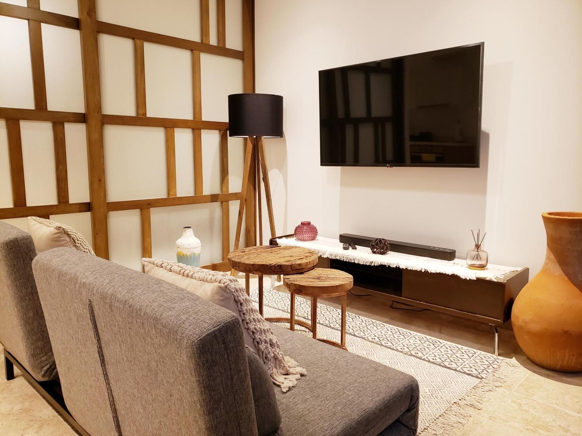 Ipana Condos by HA One-Bedroom Deluxe Apartment 2