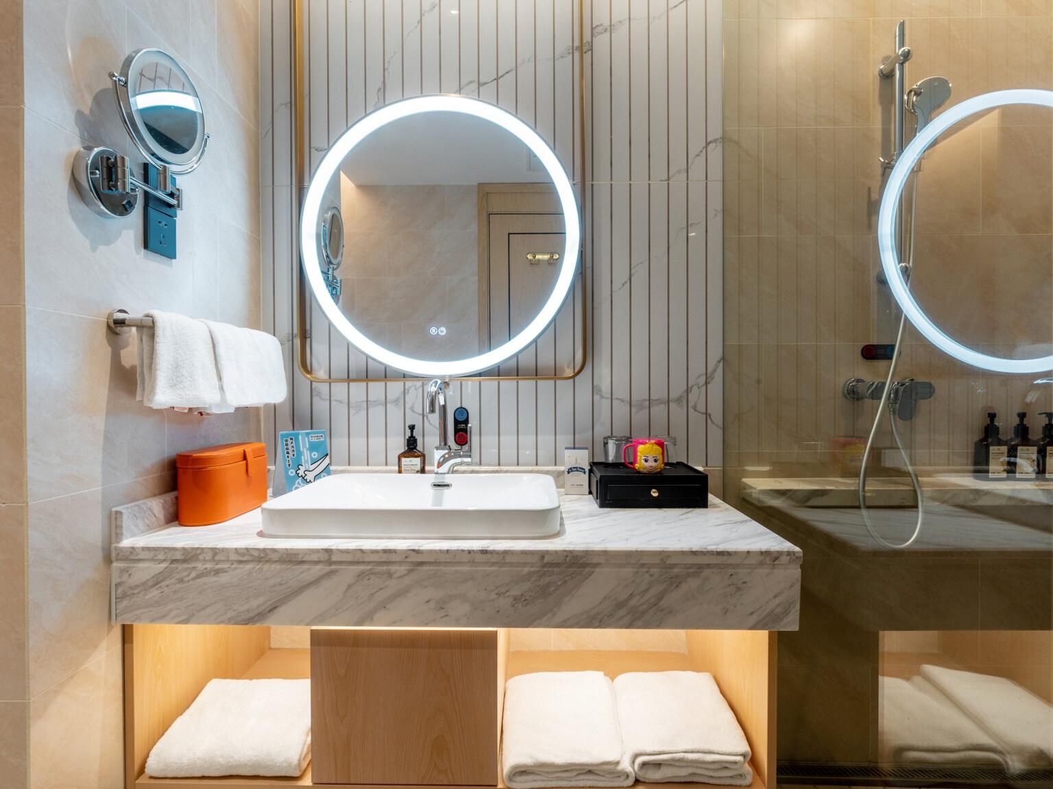 WH - Fmaily Kids Suite, Happly Planet Theme