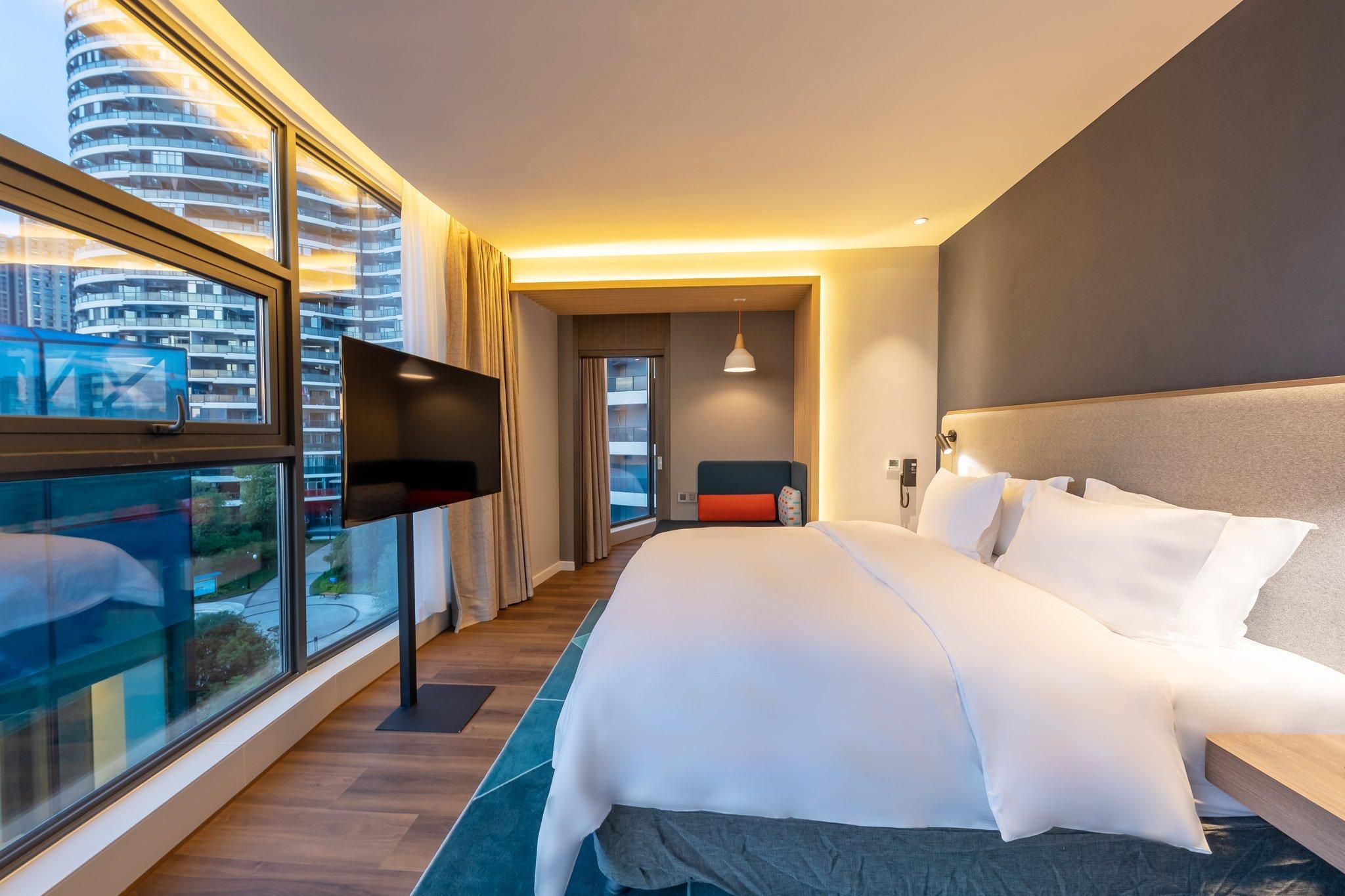 1 King and 1 Twin Standard Extra Space