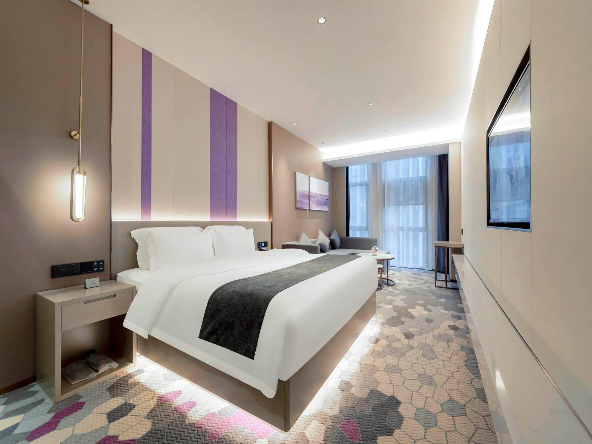 Business King Room