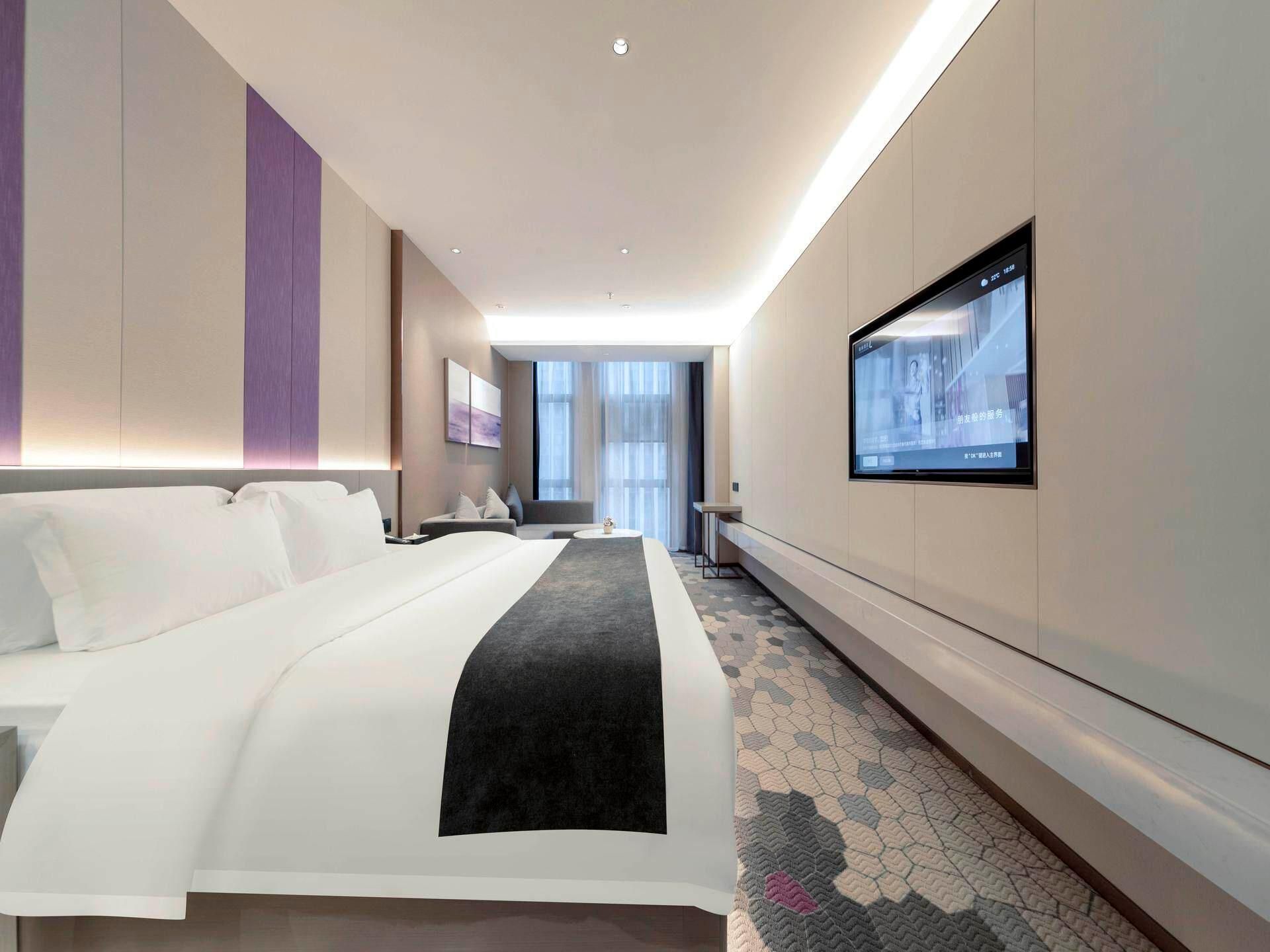 Business King Room