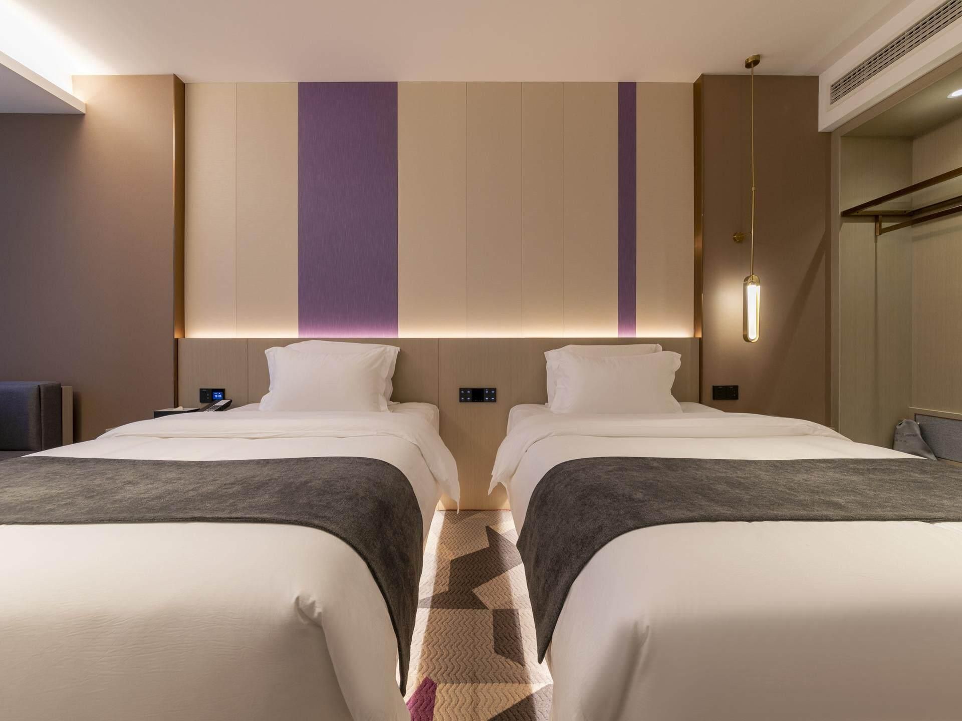 WH - Deluxe Room Twin