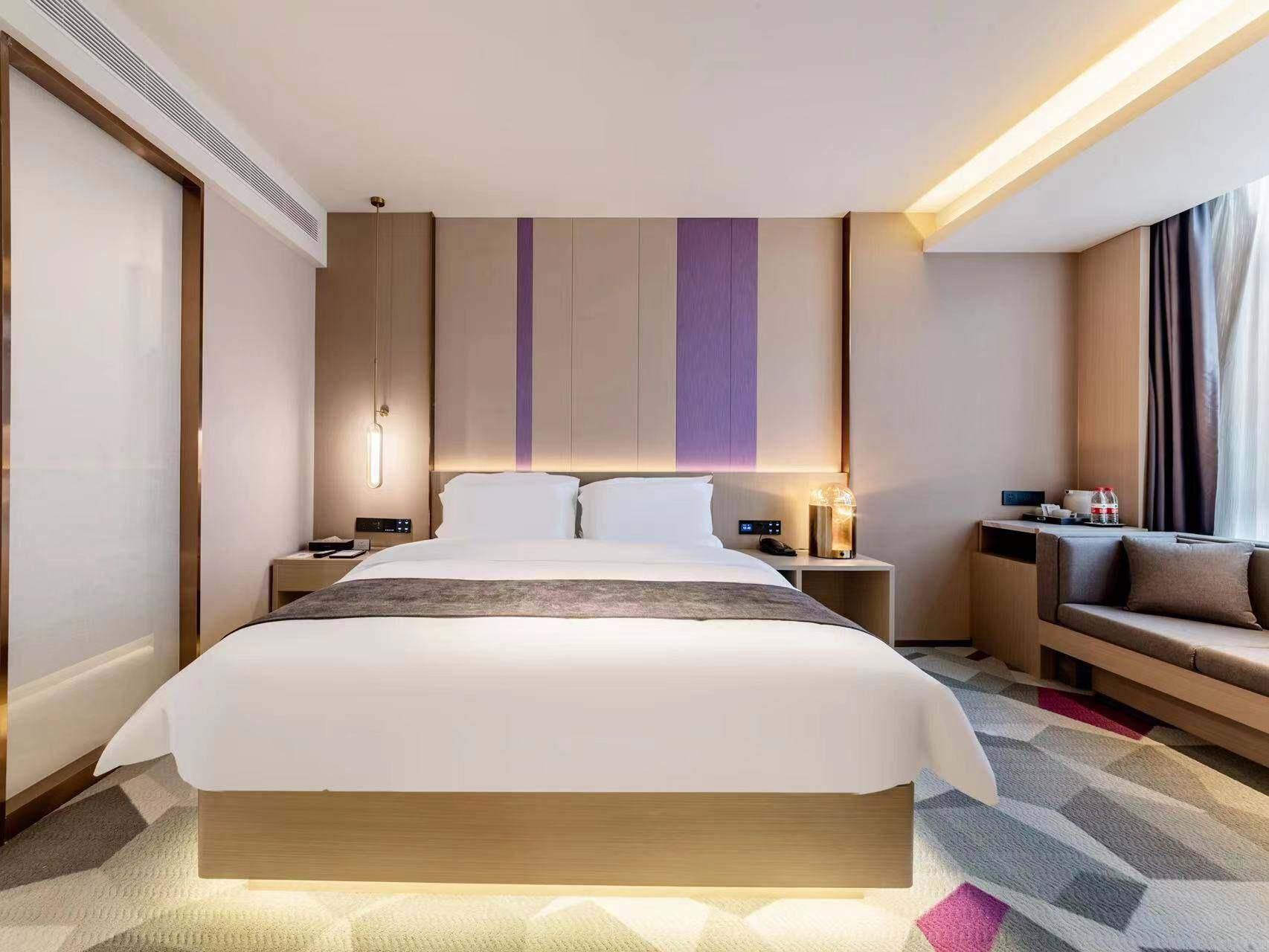 Lavande Hotel Yichang East Station Chengdong Avenue WH - 1 Bed Room with View 2