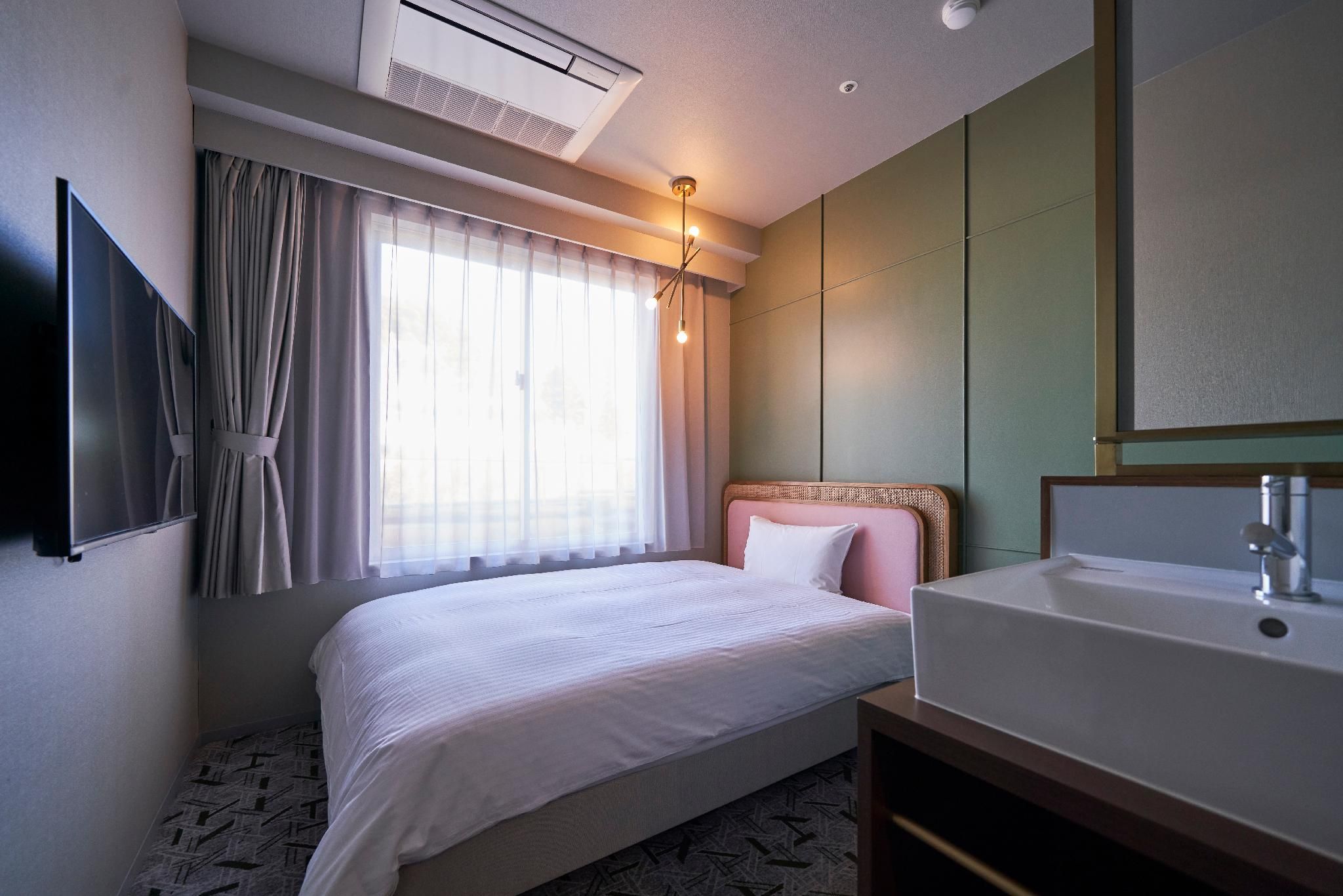 Designer Single Room - Non-Smoking