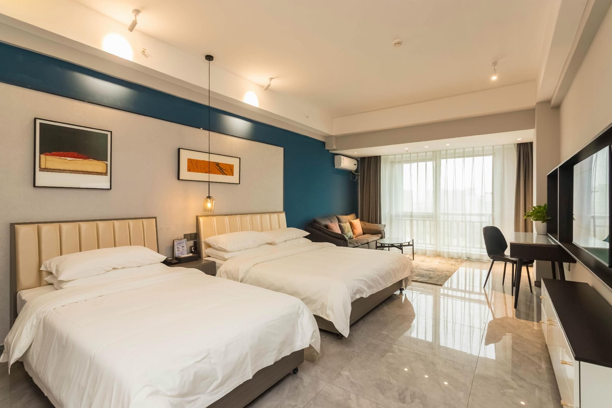 WH - U Selected Family Suite
