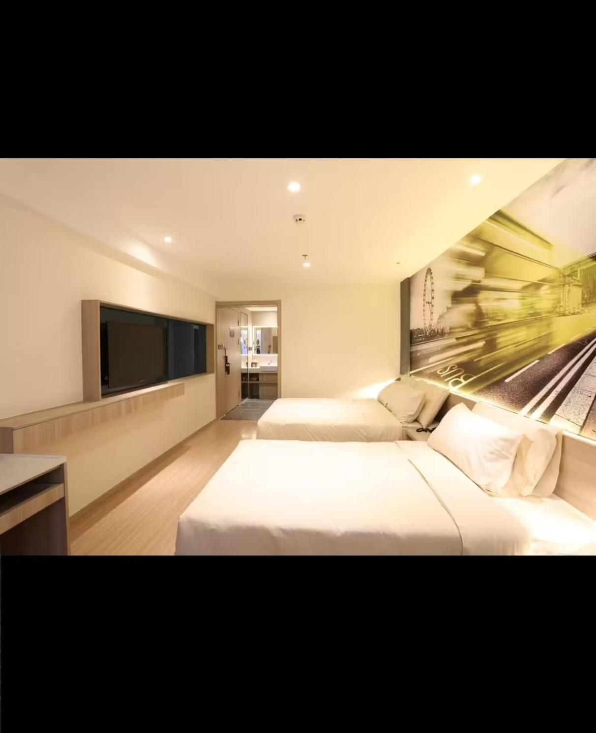 Deluxe Family Room