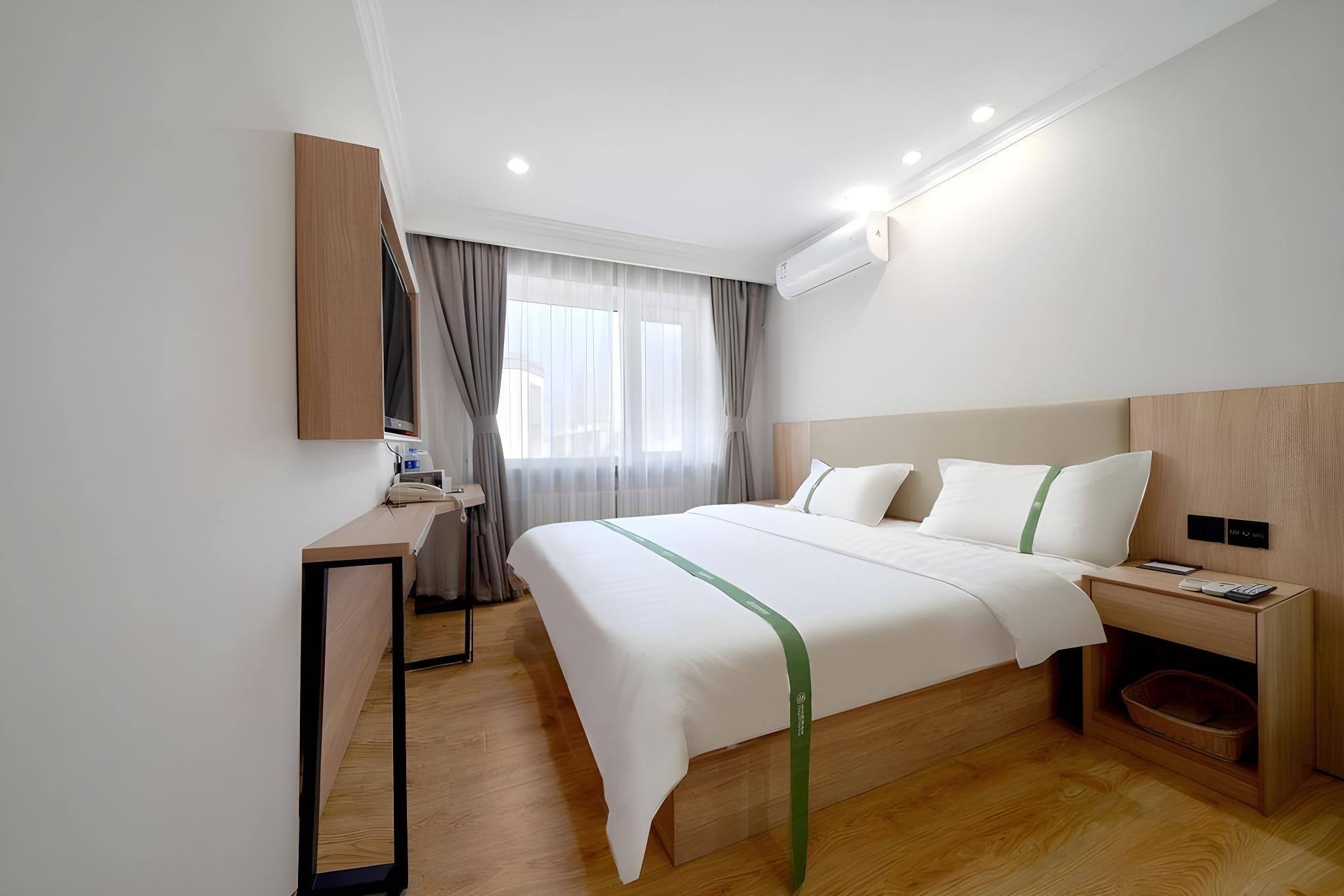 QueenRoom
