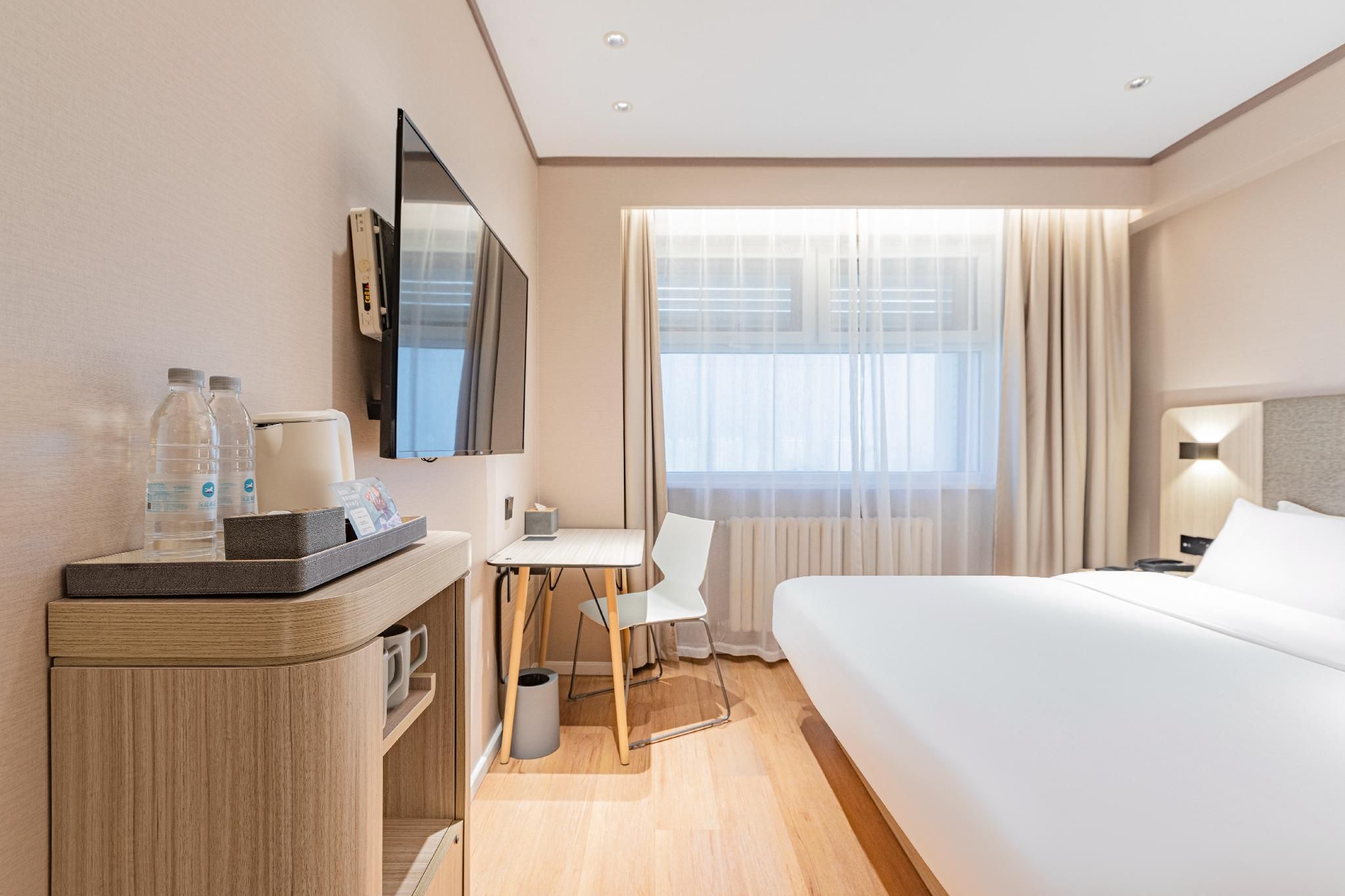 Queen Room A