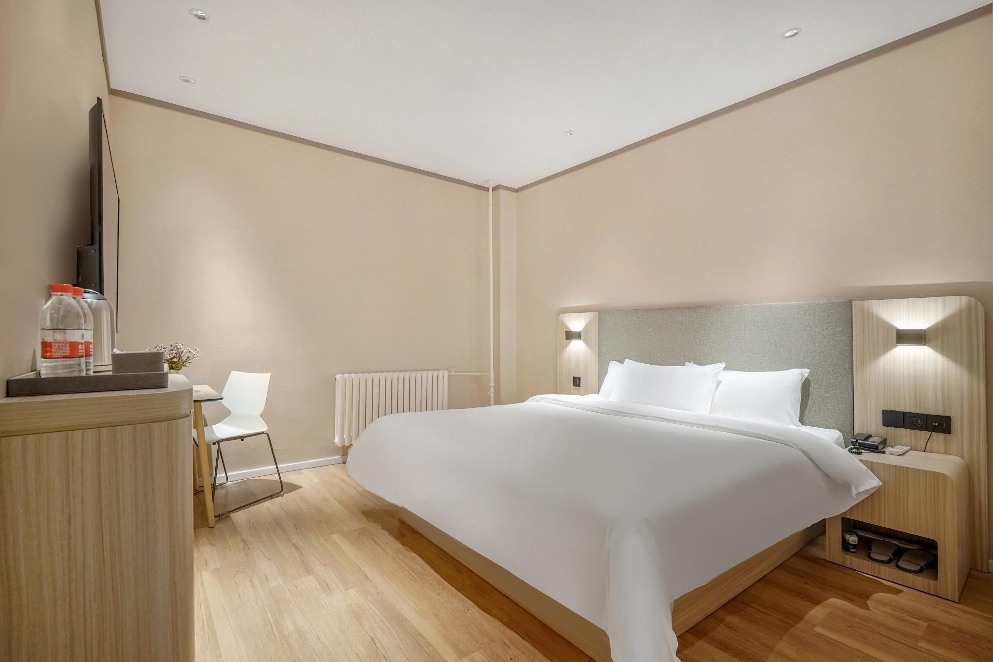Queen Room A