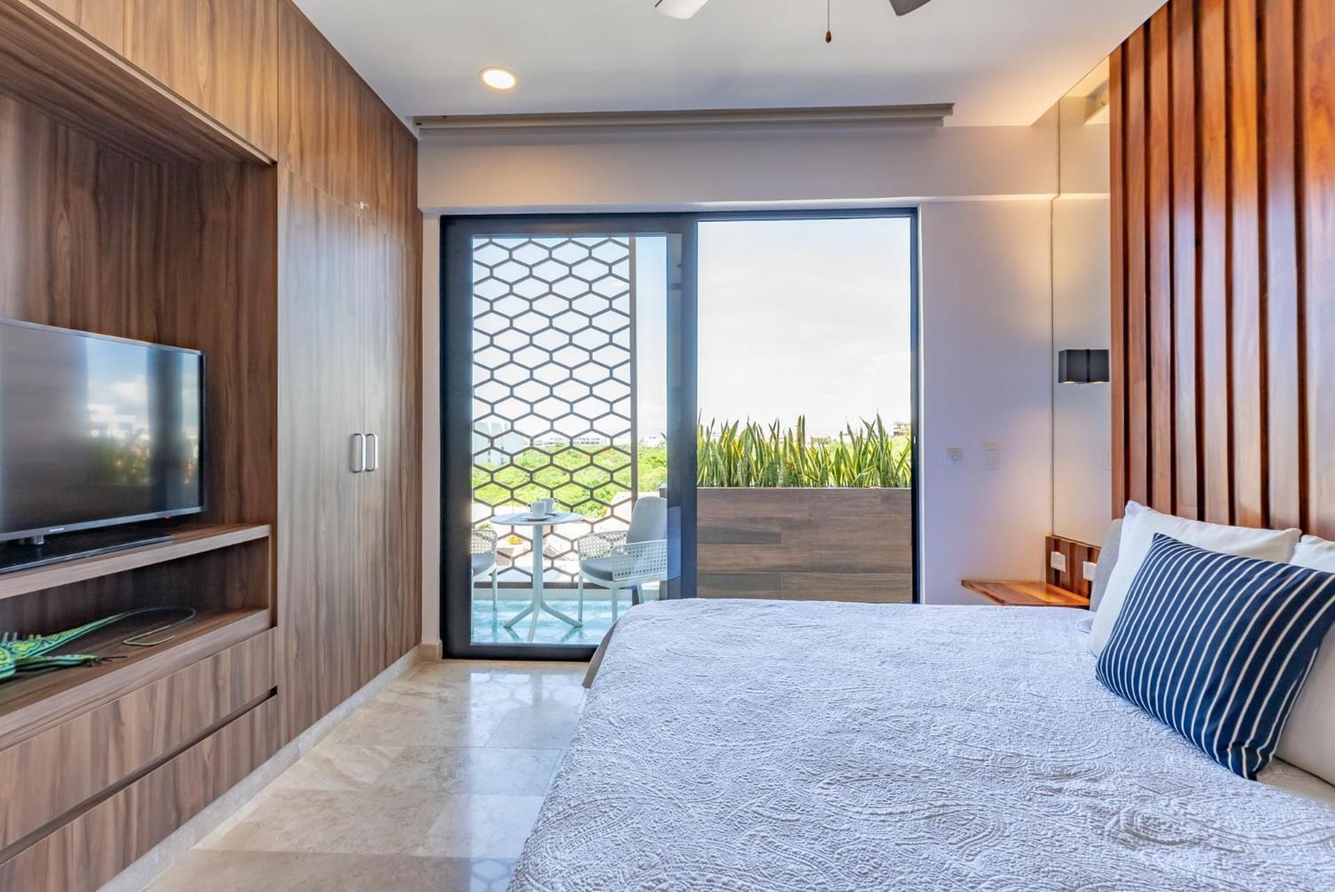 Studio with Balcony