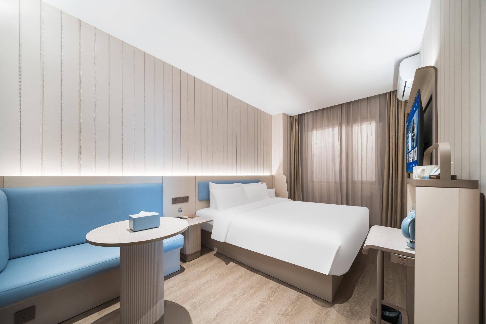 Queen Room A