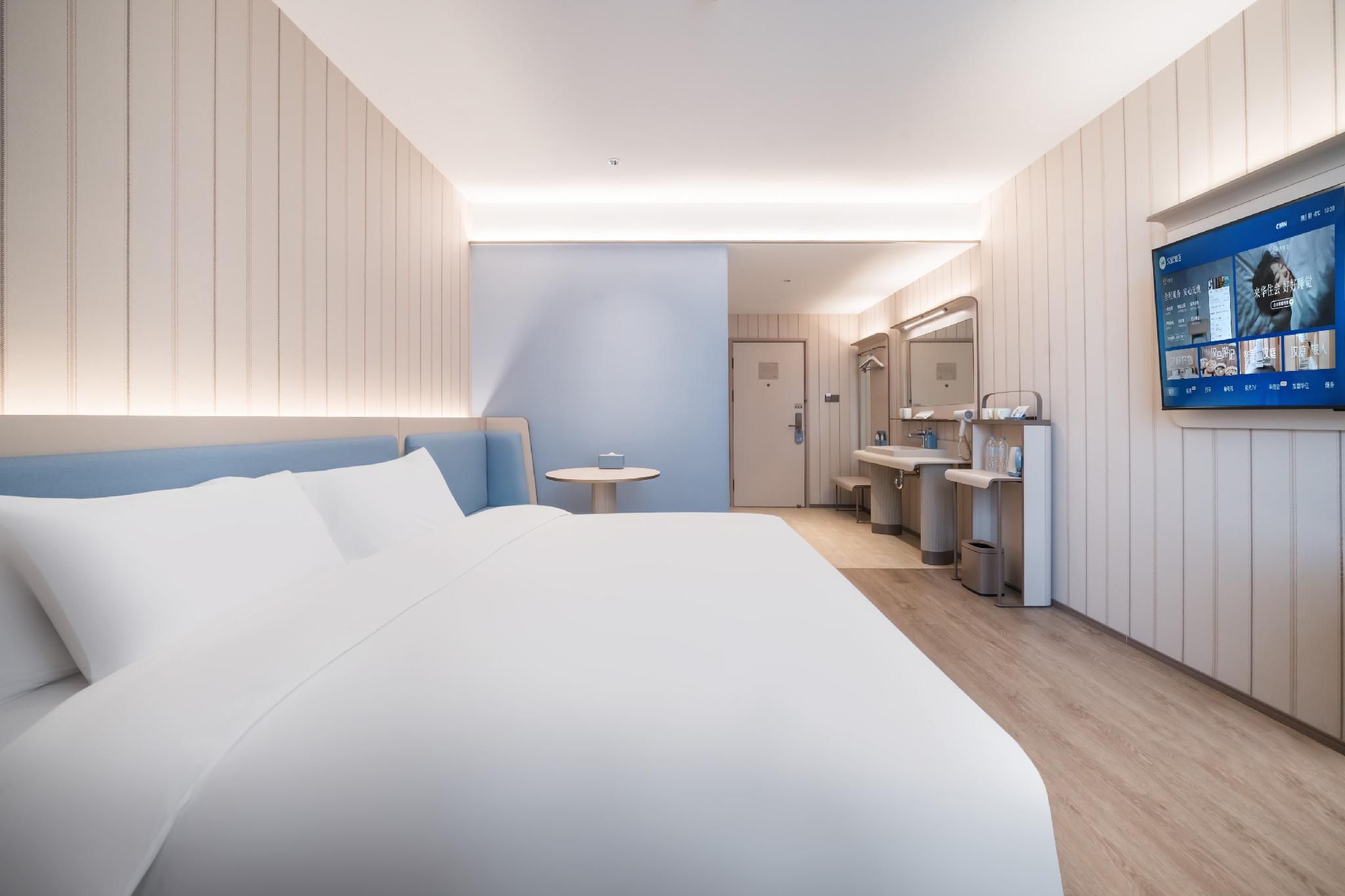 Business Queen Bed Room