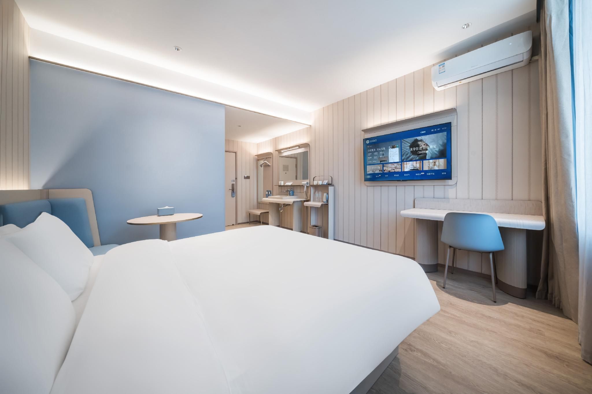 Business Queen Bed Room