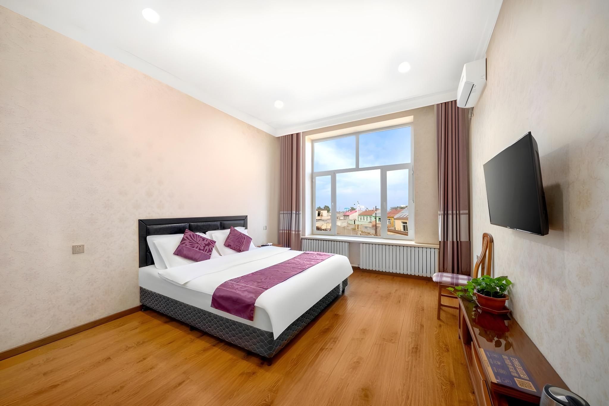 Queen Room