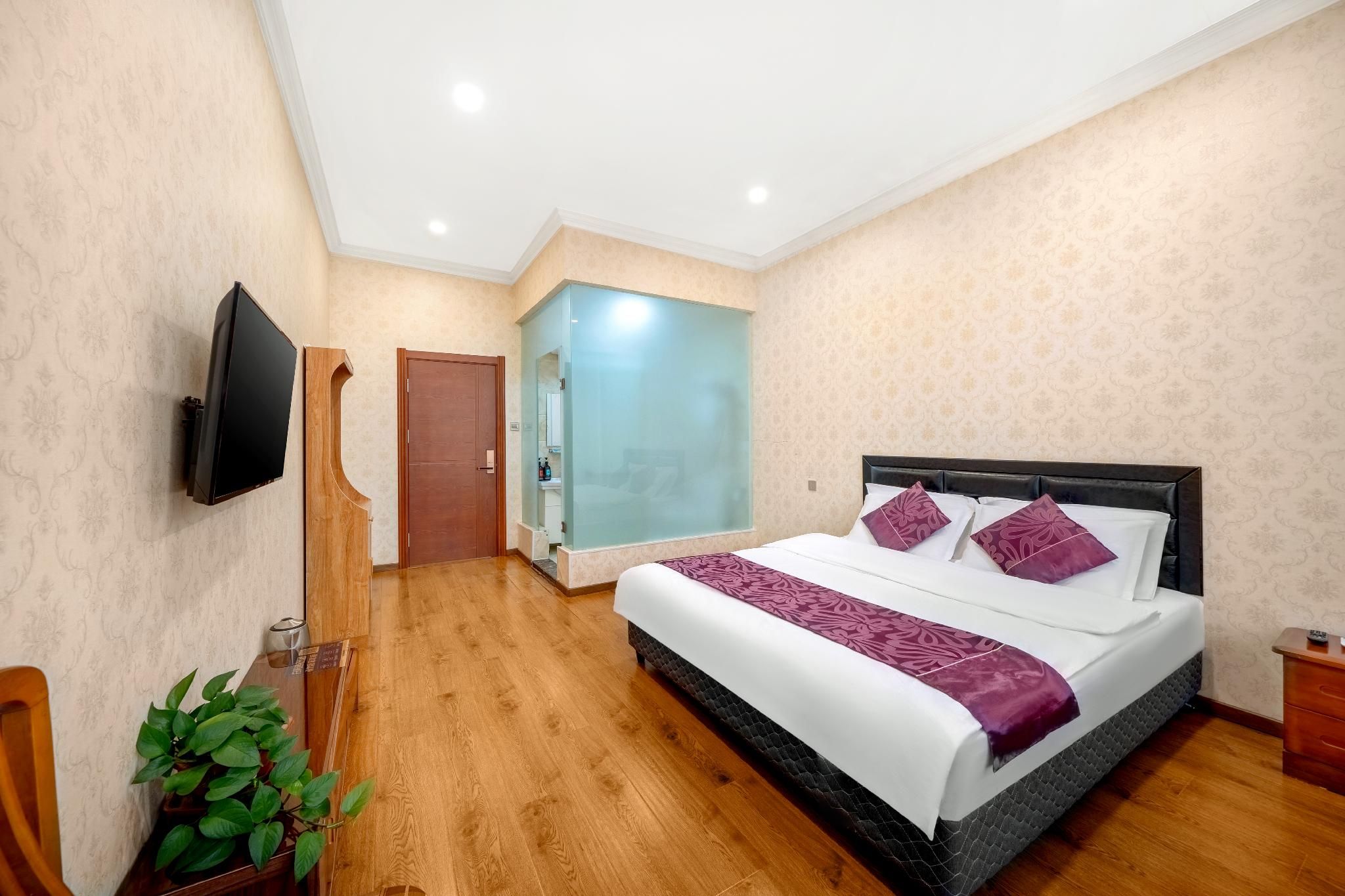 Queen Room