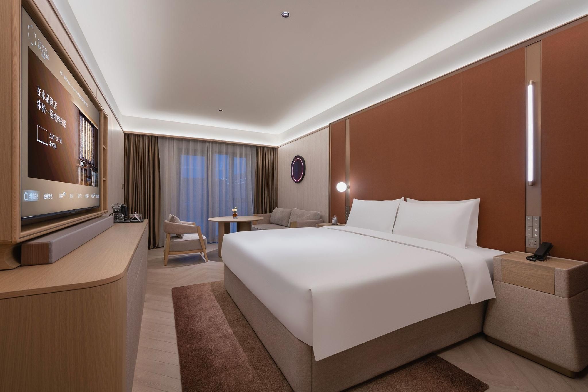 Deluxe Courtyard King Room