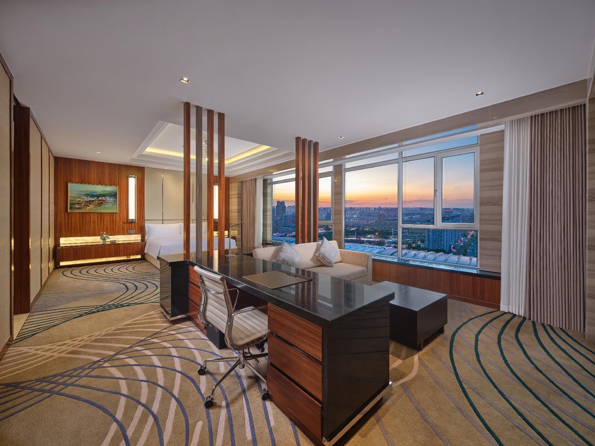 King Ambassador Suite