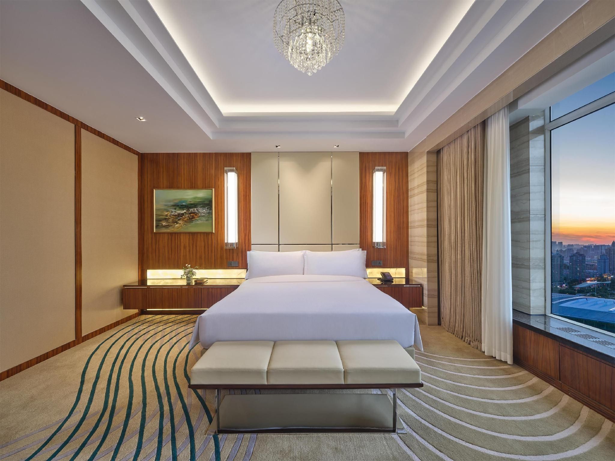 King Ambassador Suite