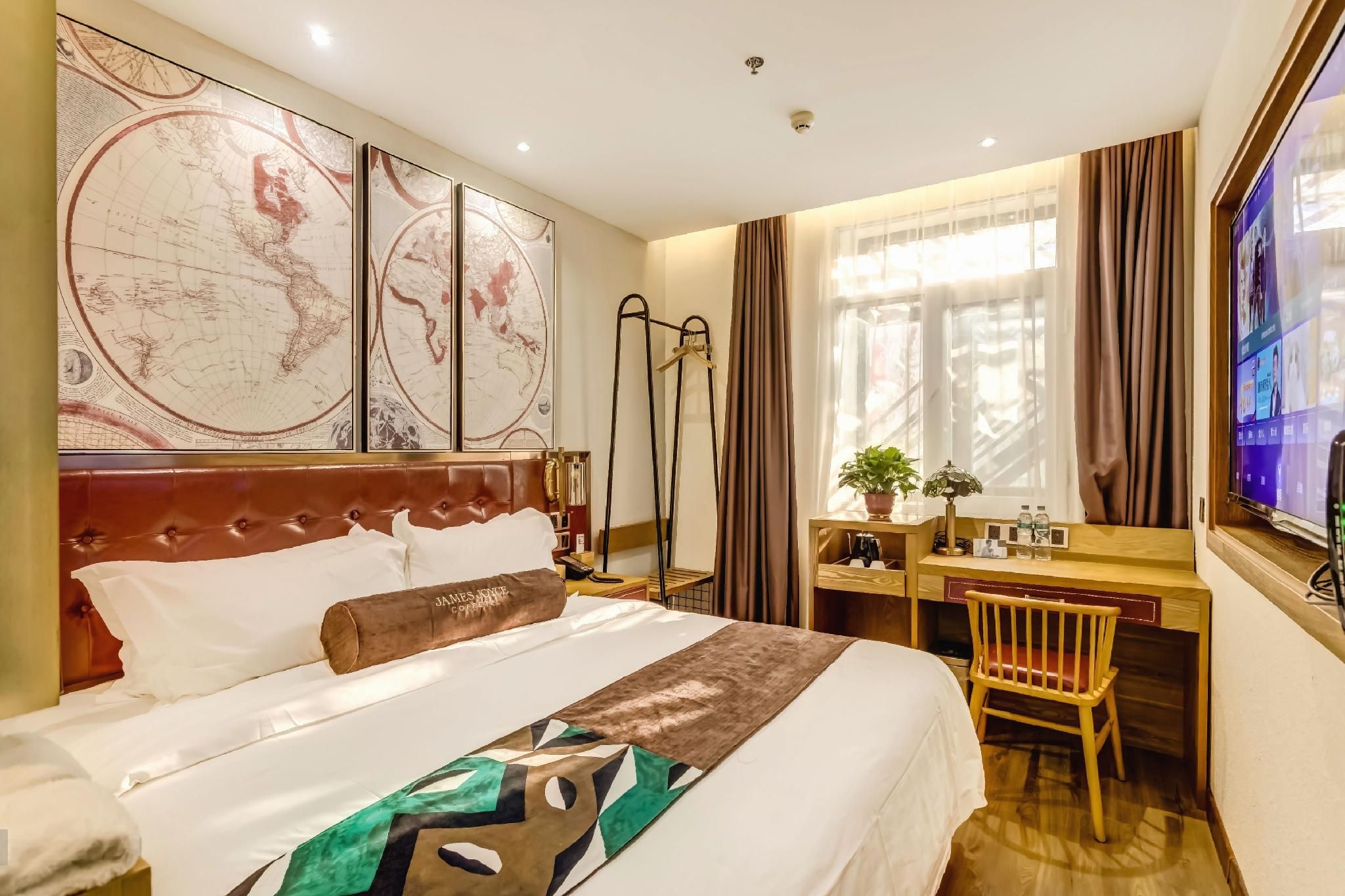 James Joyce - Chunxiang Bed Room