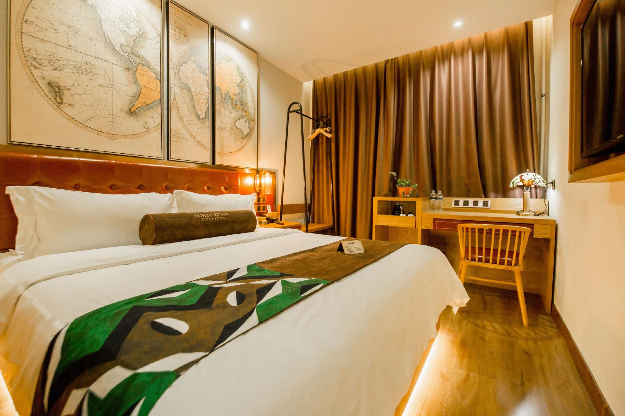 James Joyce - Chunxiang Bed Room