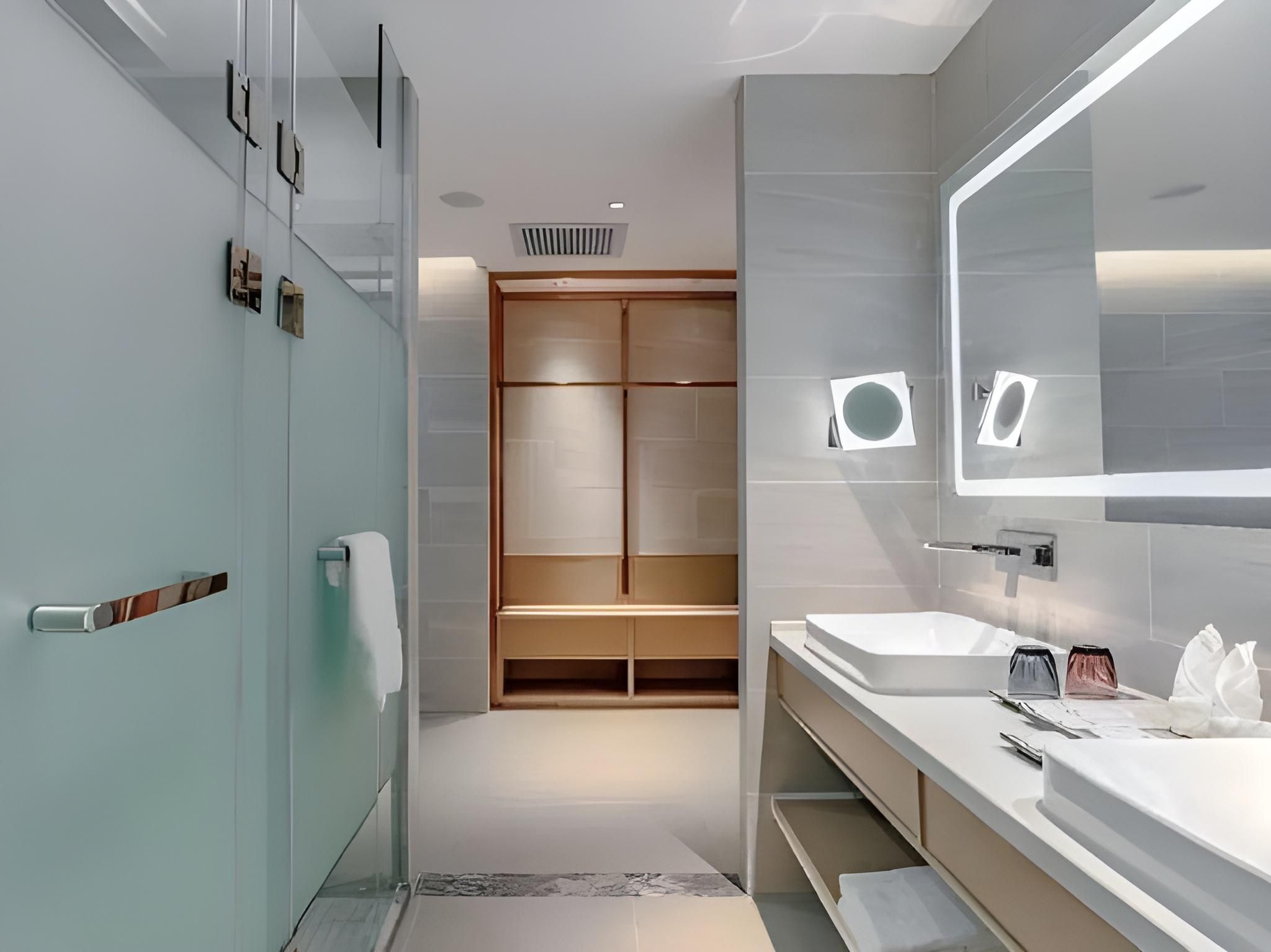 WH - Business Suite Bed Room