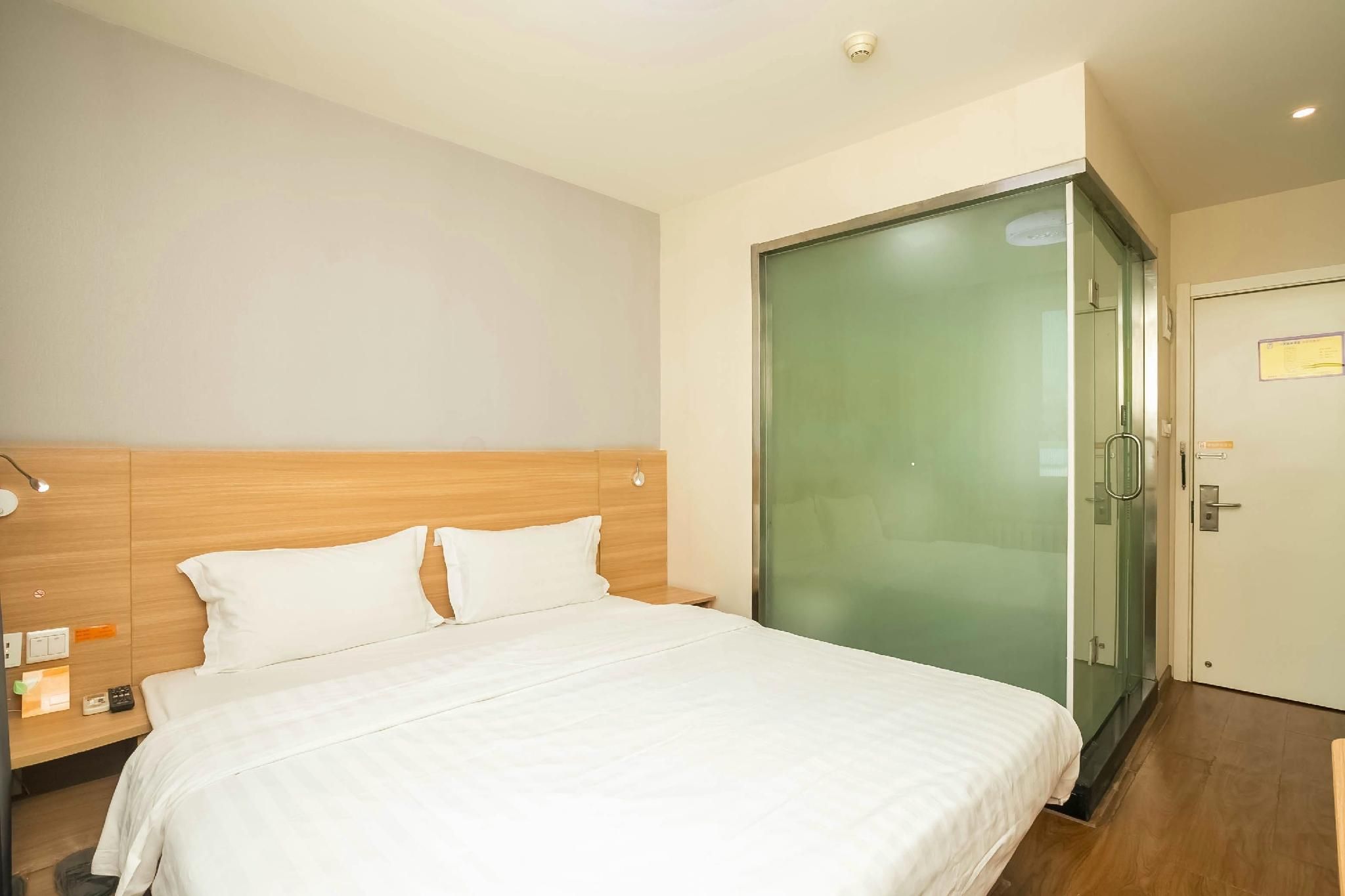 WH - Traditional Bed Room