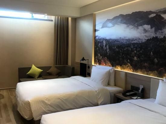 Atour - Elegant Twin Bed Room