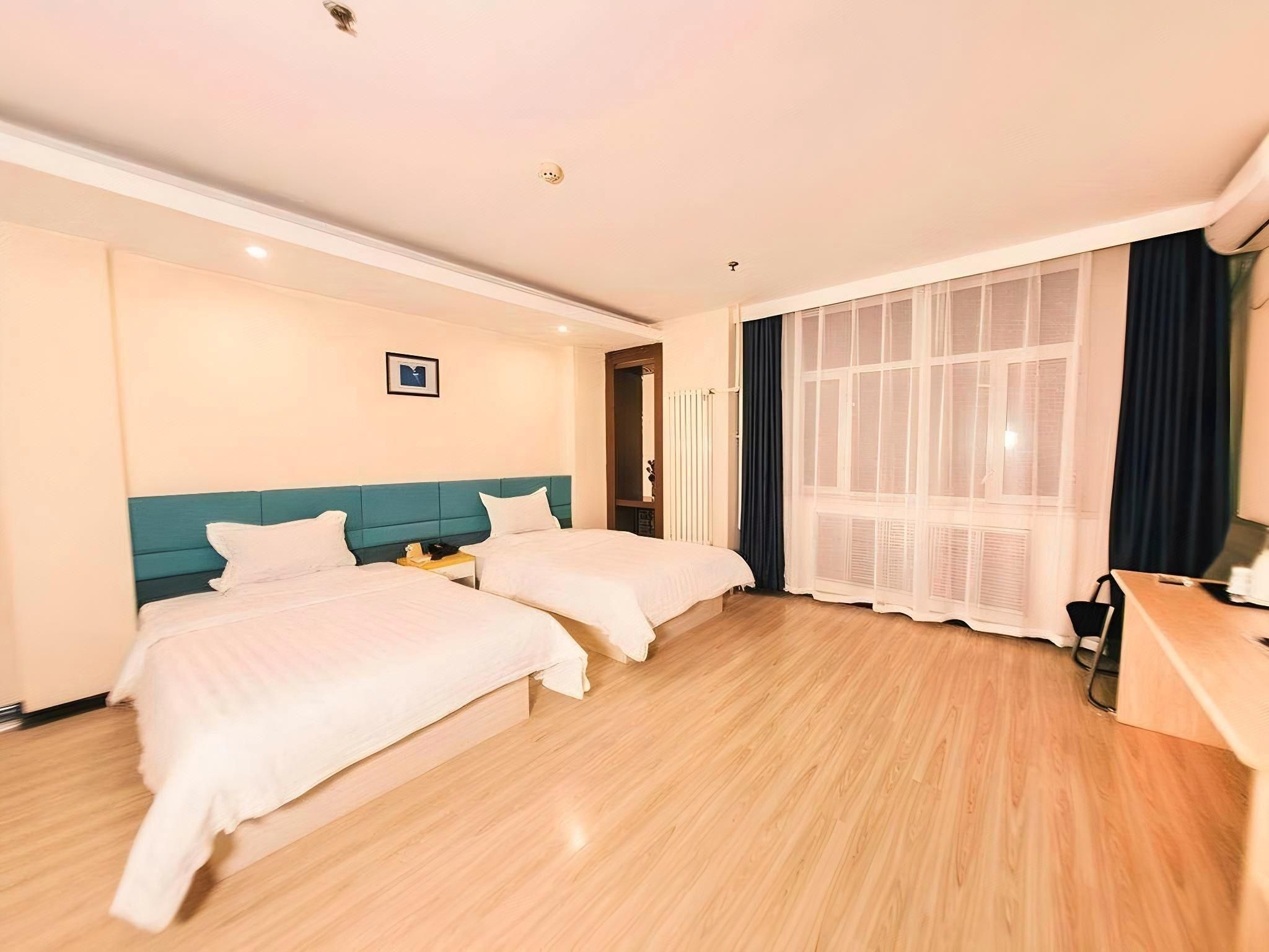 2 Bed Twin Superior Room