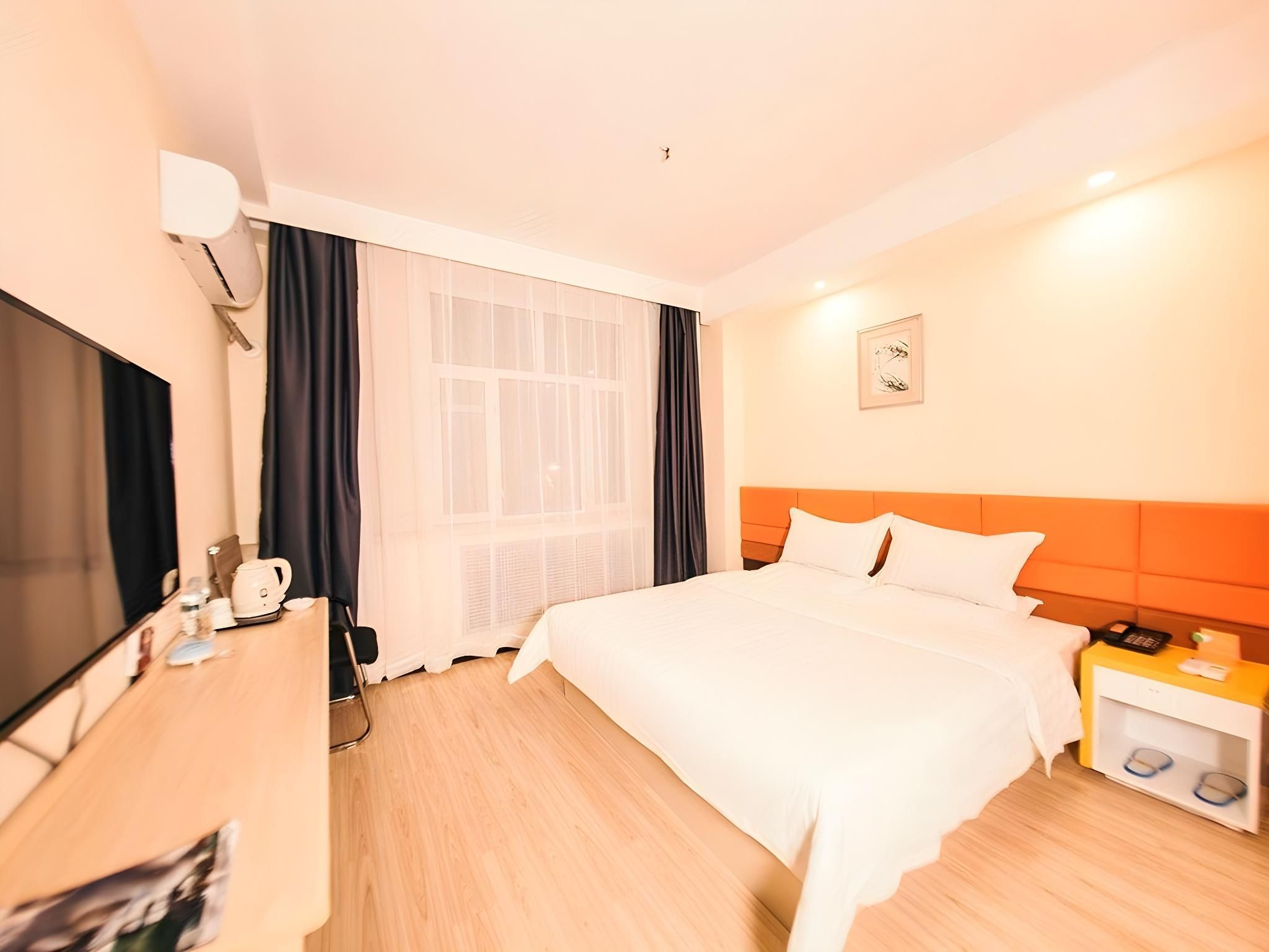 WH - Traditional Bed Room