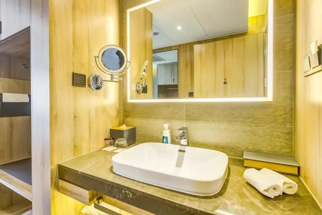 Elegant Double Room without Window