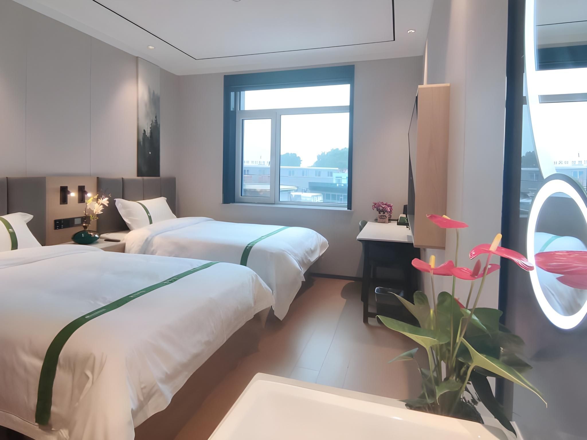 GTI - Light Luxury Intelligent Twin Room