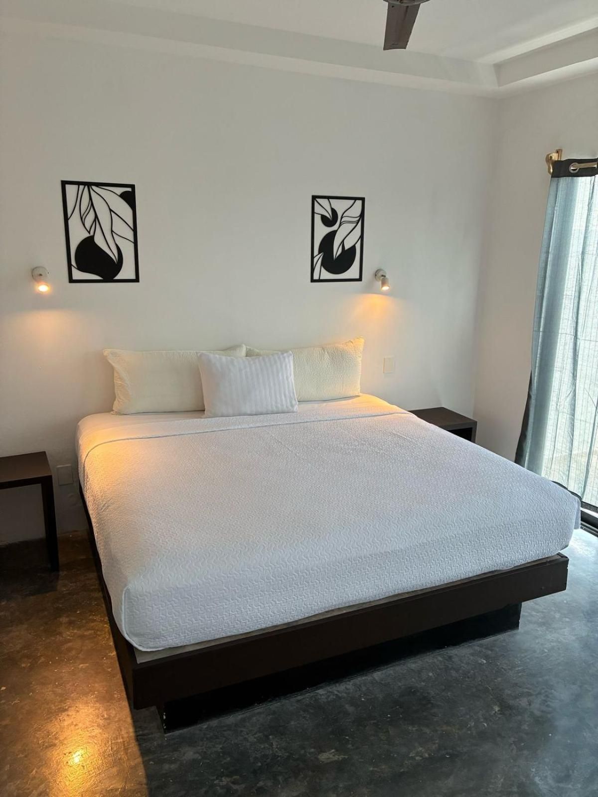One-Bedroom Deluxe Apartment