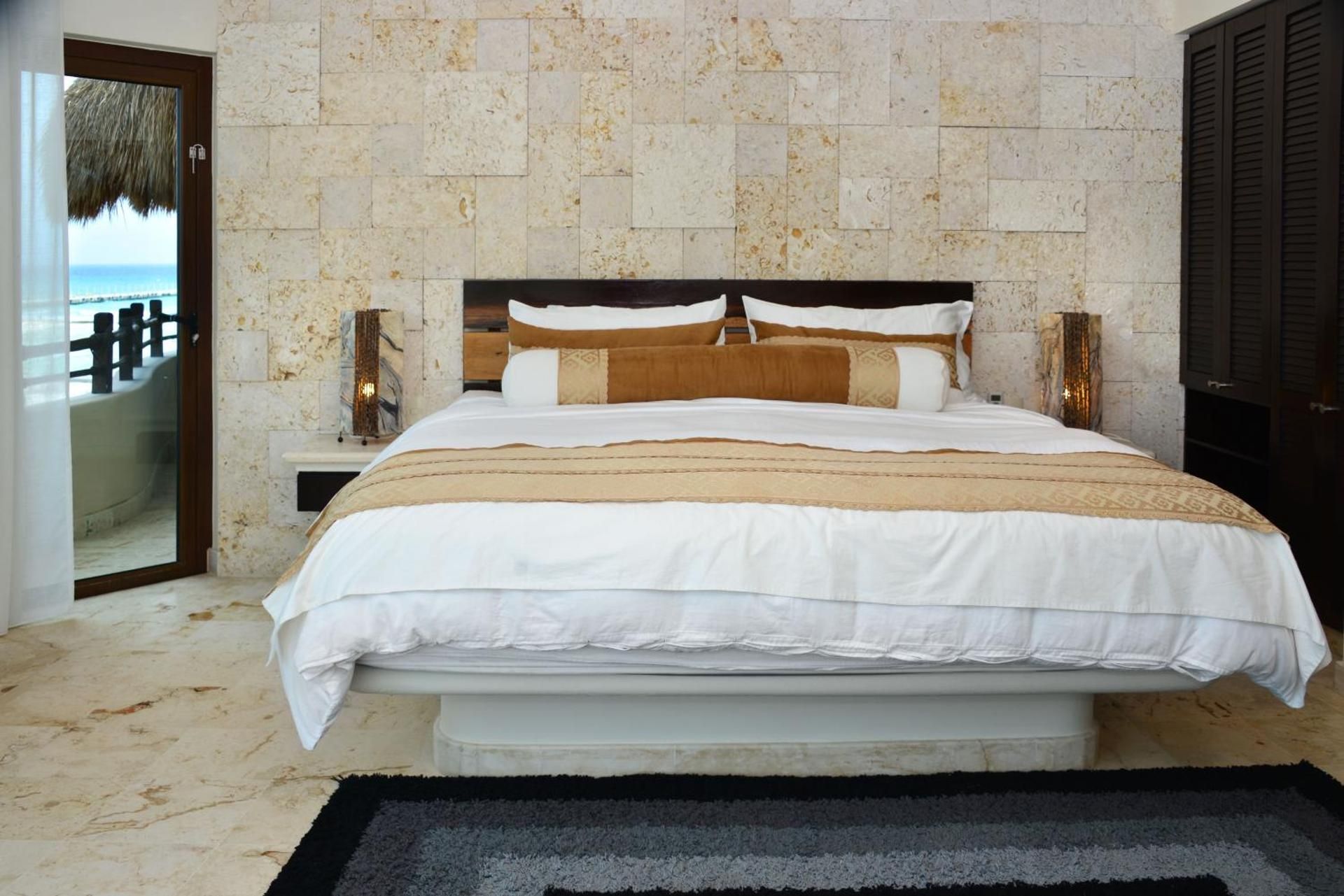 Two-Bedroom Suite with Partial Sea View - Penthouse