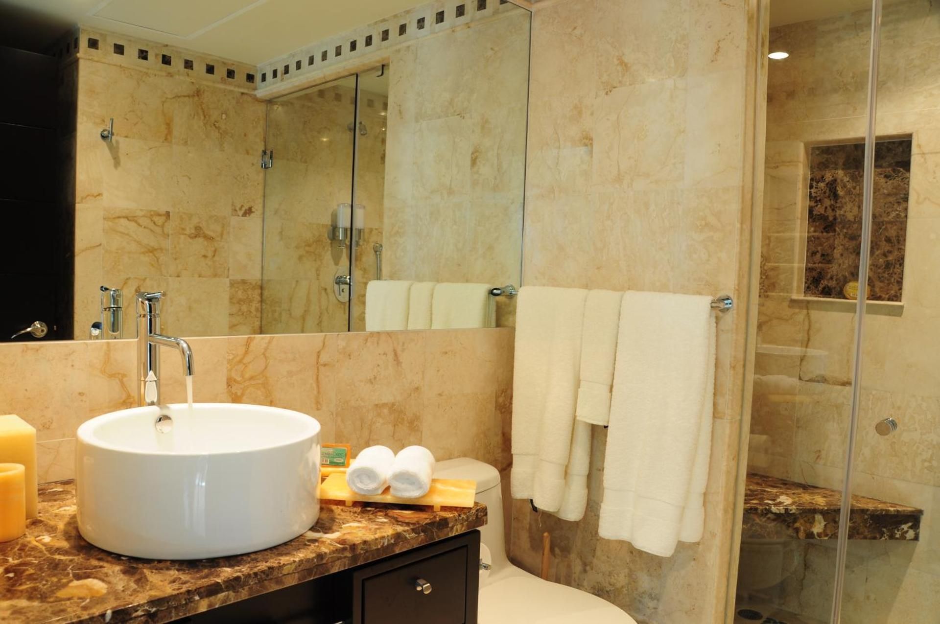 Three-Bedroom Suite with Partial Sea View -Penthouse