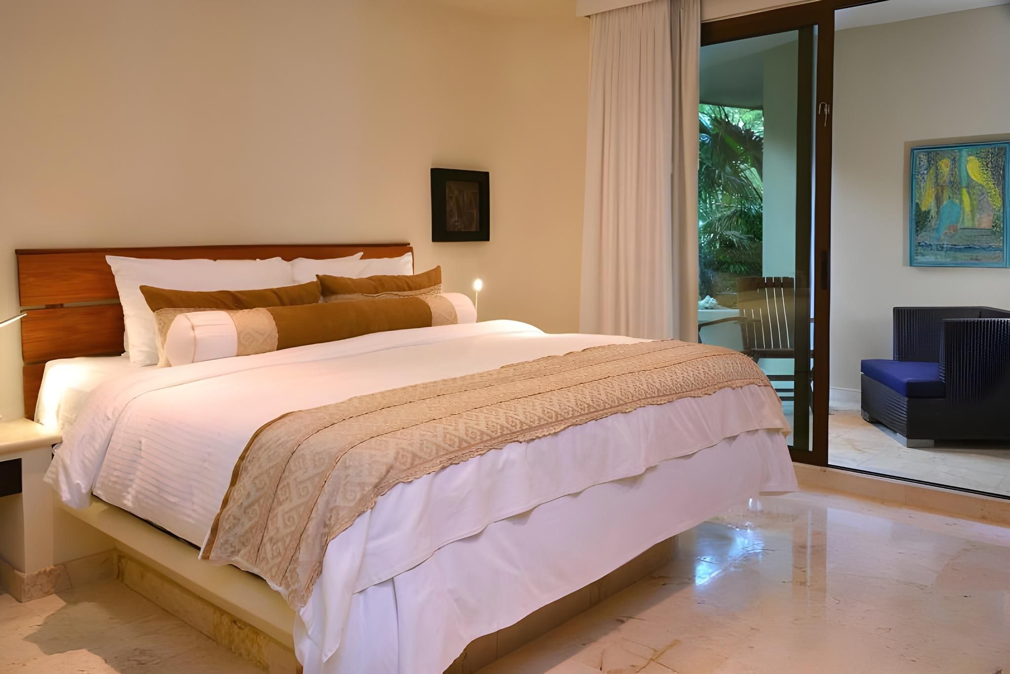 Deluxe 2-Bedroom Suite