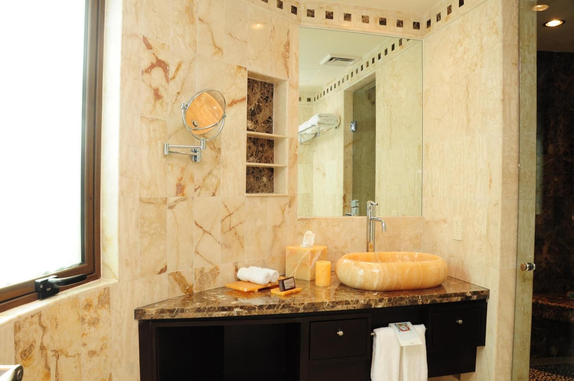 Deluxe One-Bedroom Suite