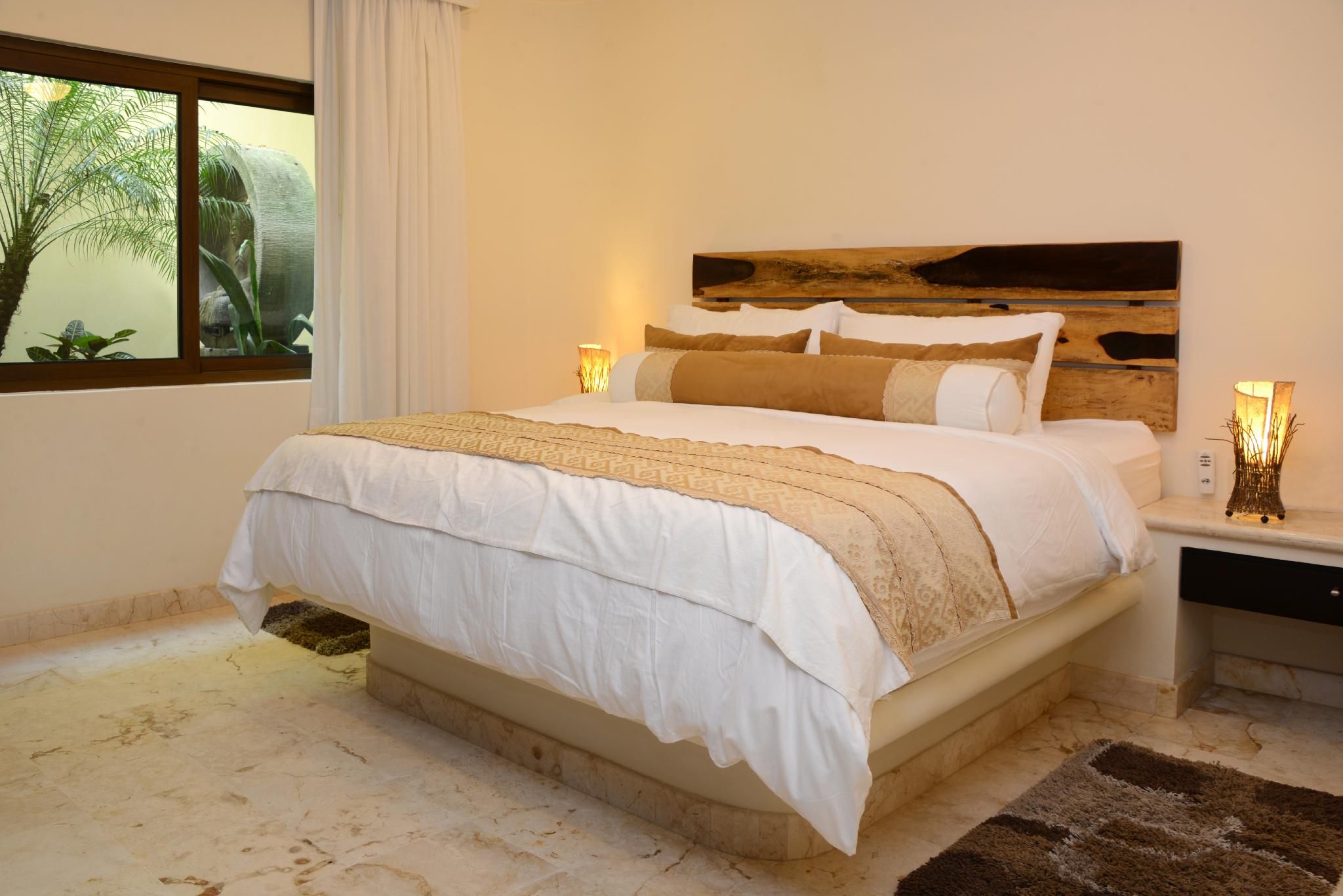 Deluxe One-Bedroom Suite