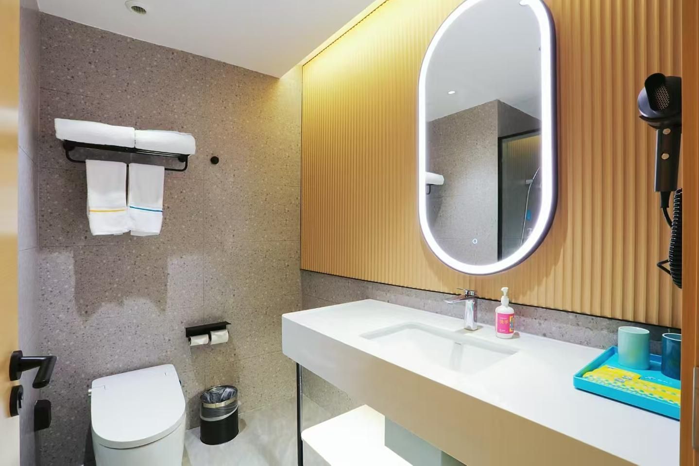 Dossen - Zhineng Deluxe Bed Room