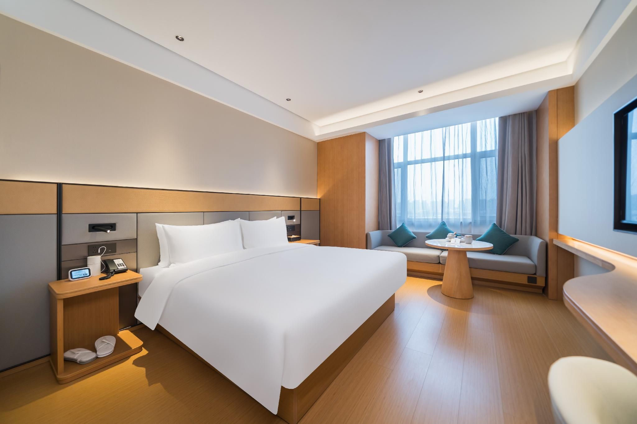 Business Queen Bed Room
