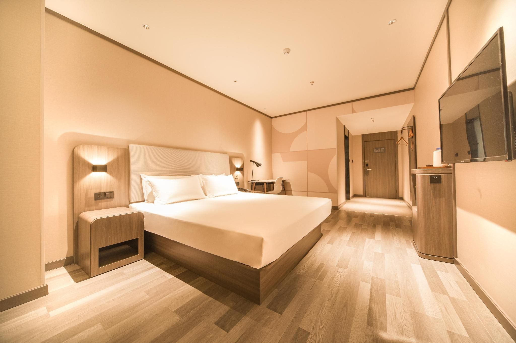 Huazhu - Superior BedRoom