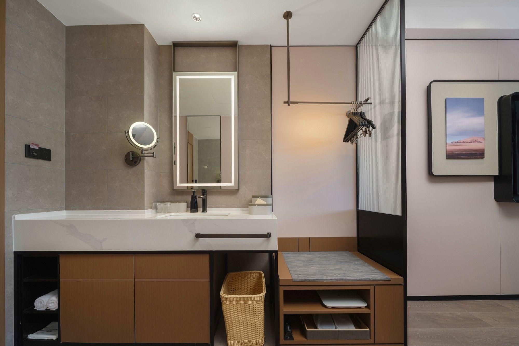 Atour - Premium Twin Room