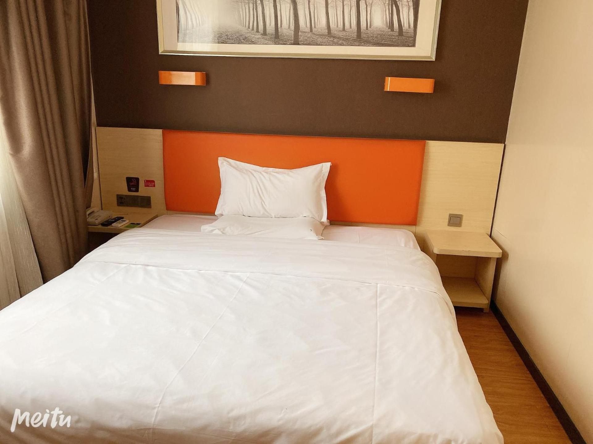 Premium Queen Room
