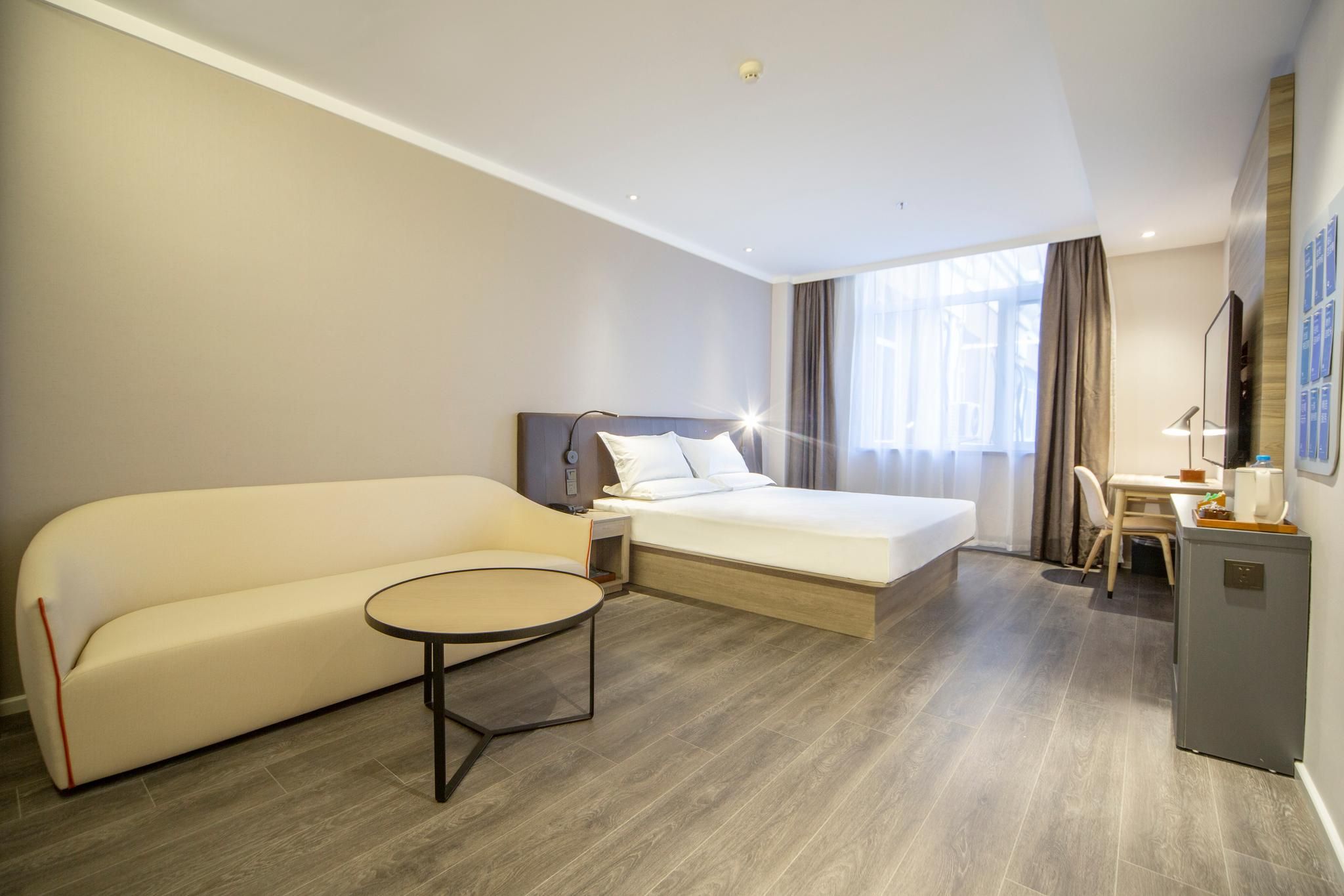 Business Queen Bed Room