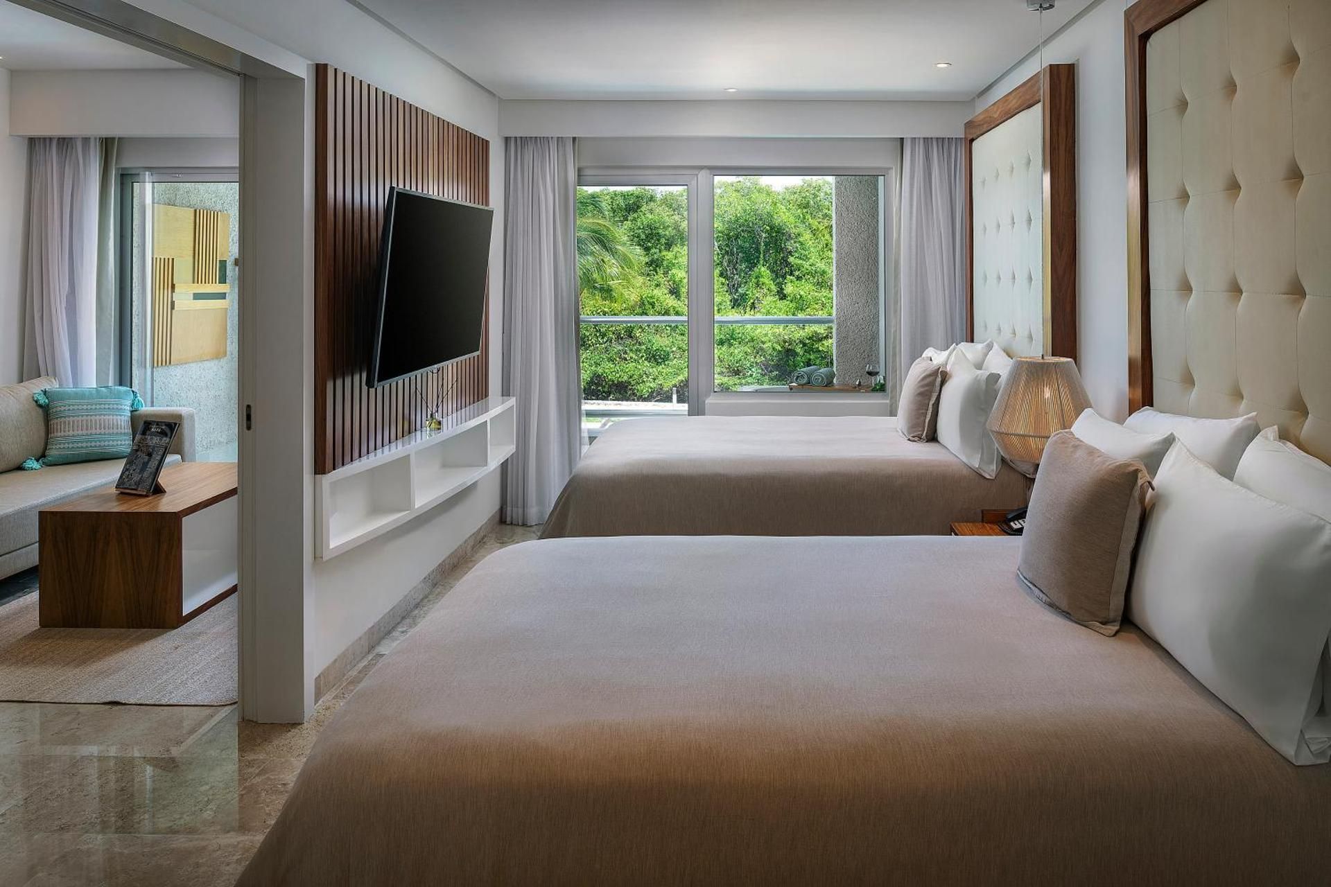 The Reserve Suite Swim Up