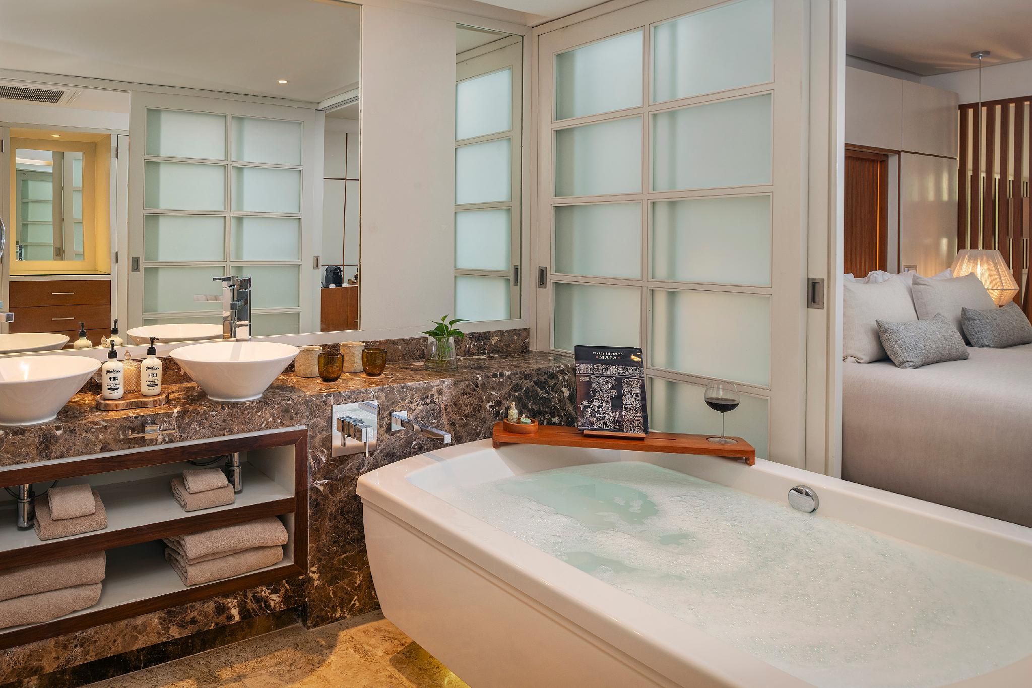 The Reserve Junior Suite Swim Up