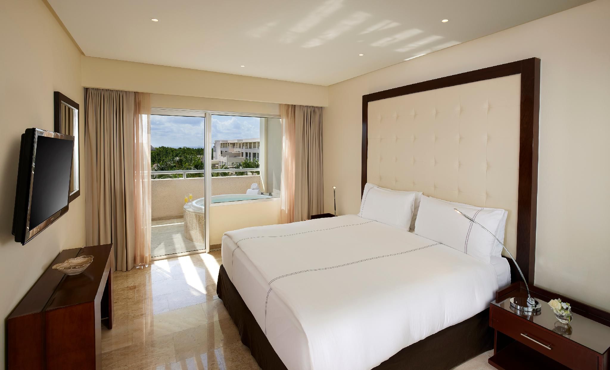 Master Suite - Nature View