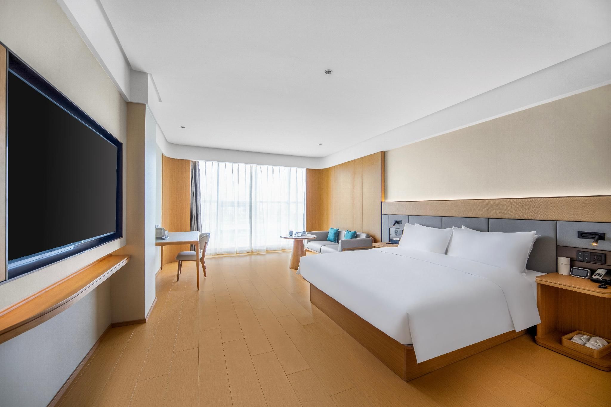 Business Queen Bed Room